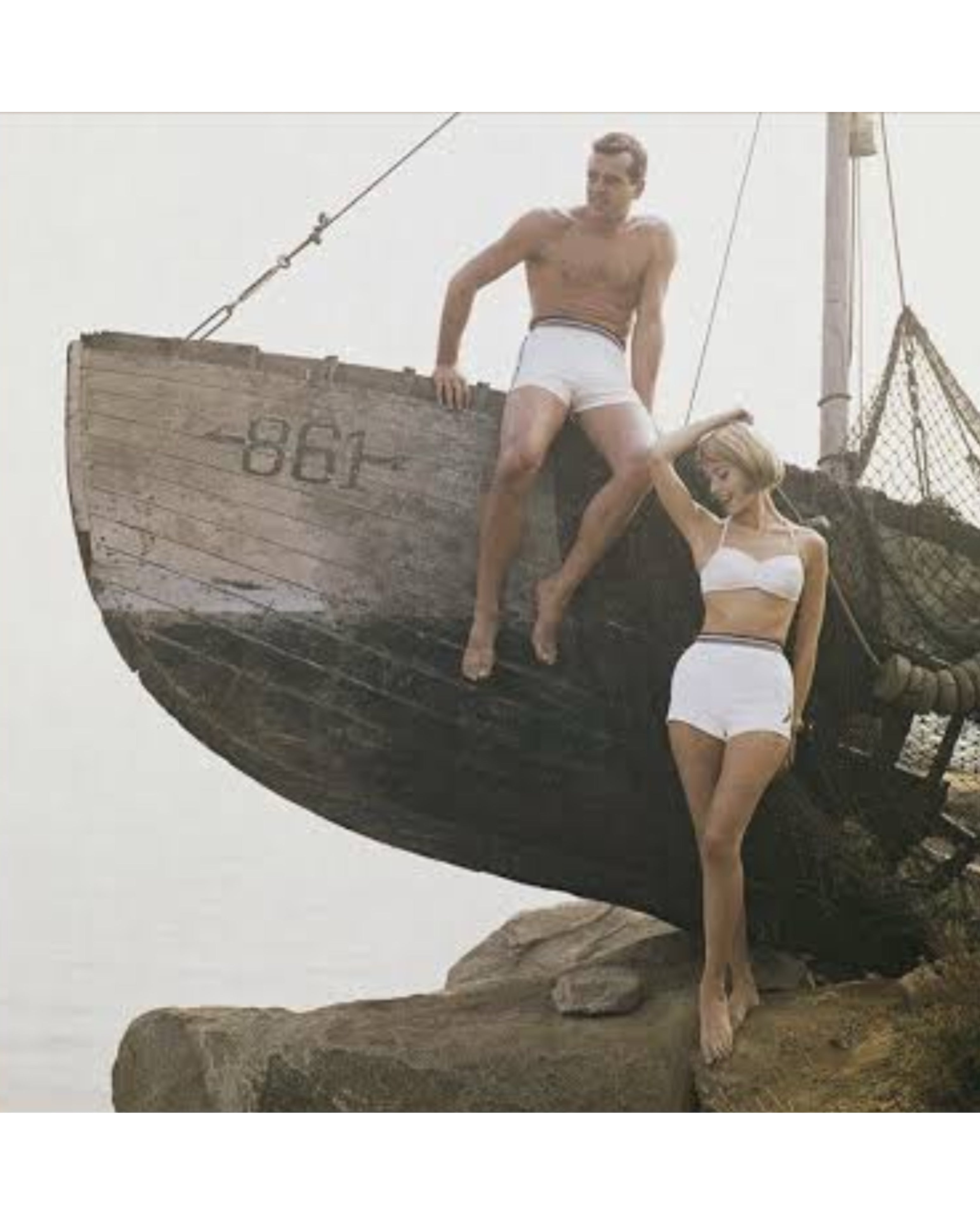 (HIRED) Framed - Vintage Shipwrecked (X- LARGE)