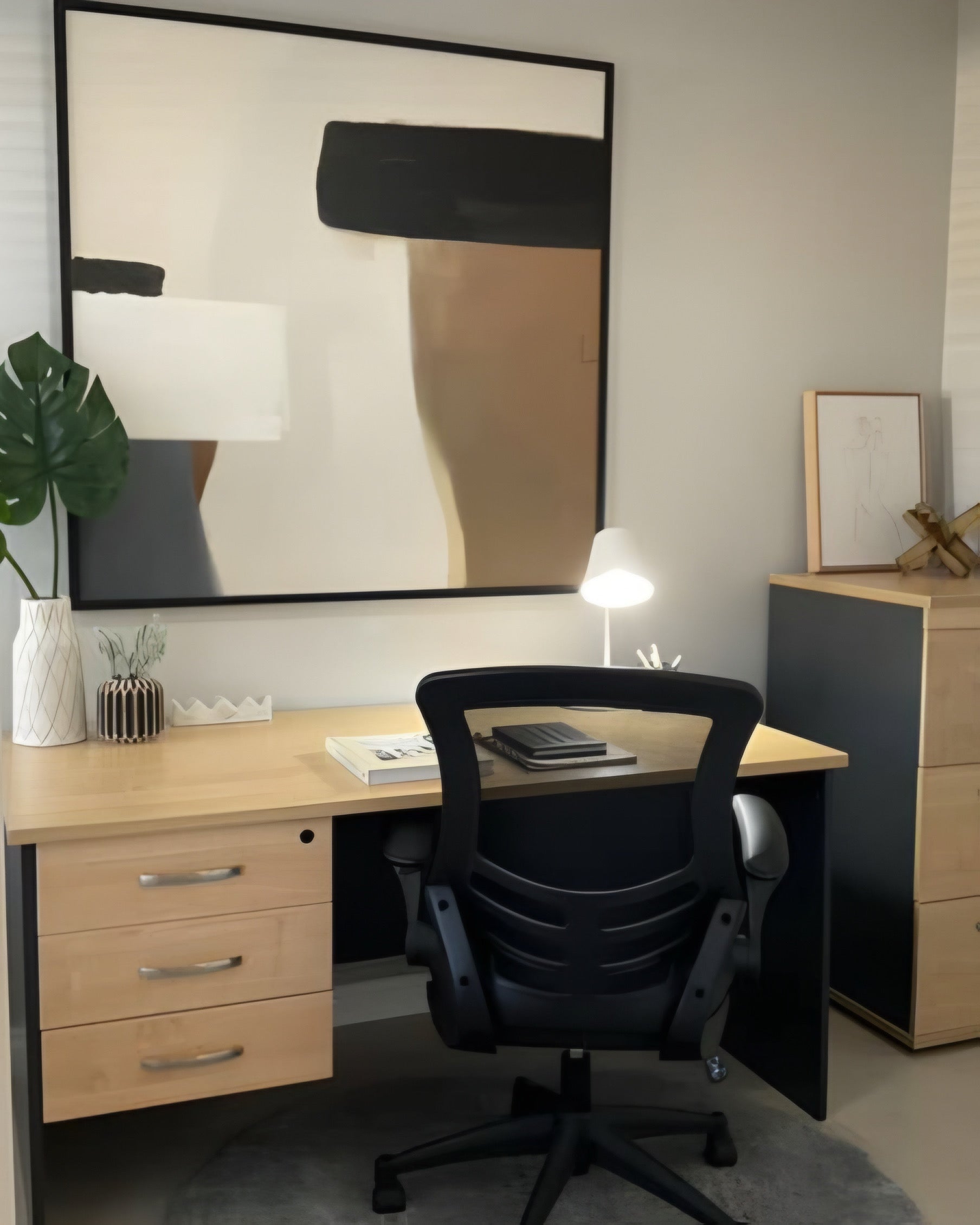 (HIRED) Framed - Focus