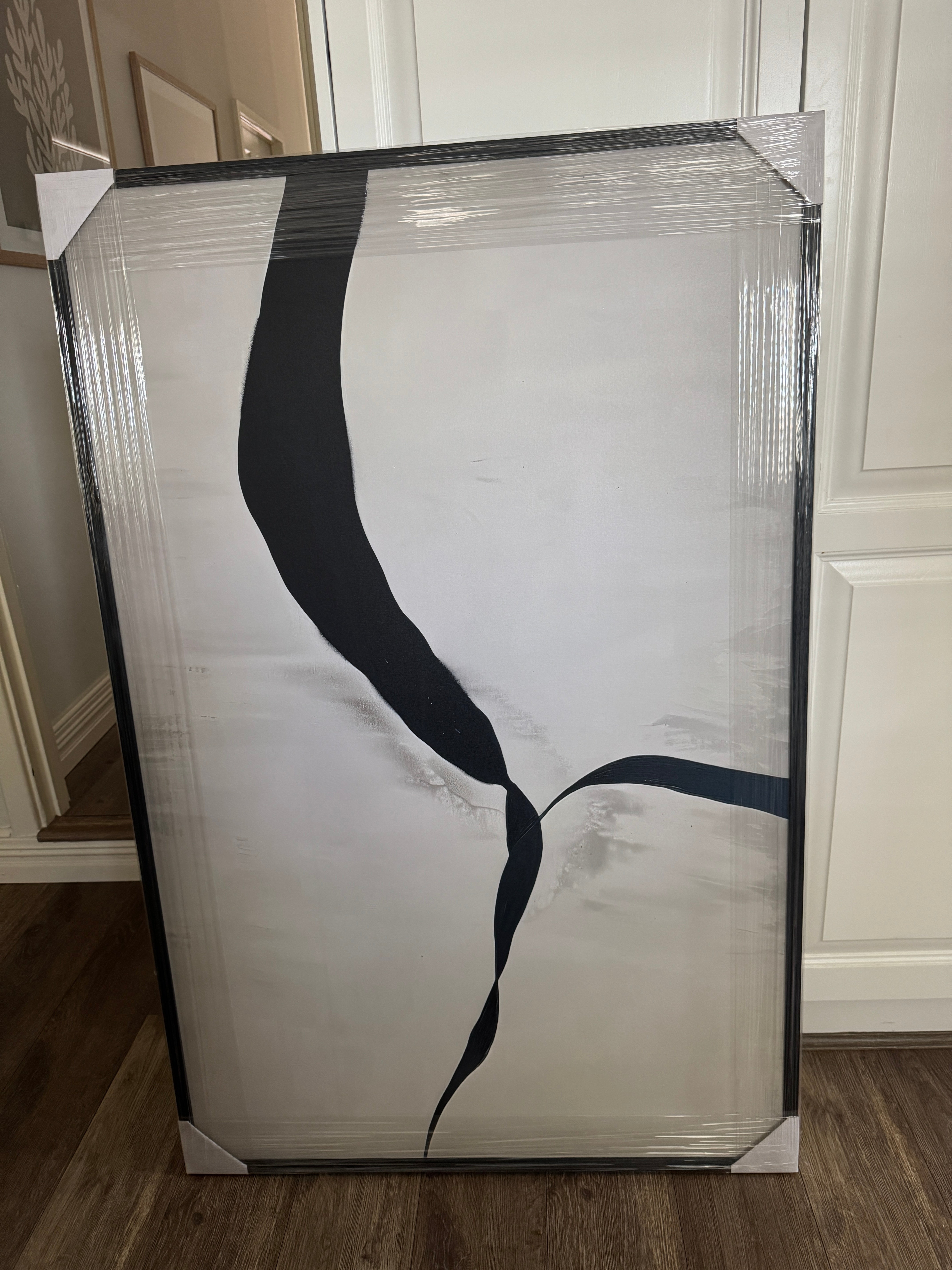 (HIRED) Framed - Black Beige Reaching
