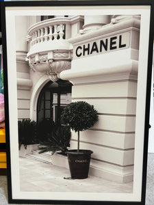 (HIRED) Framed - Fashion Chanel